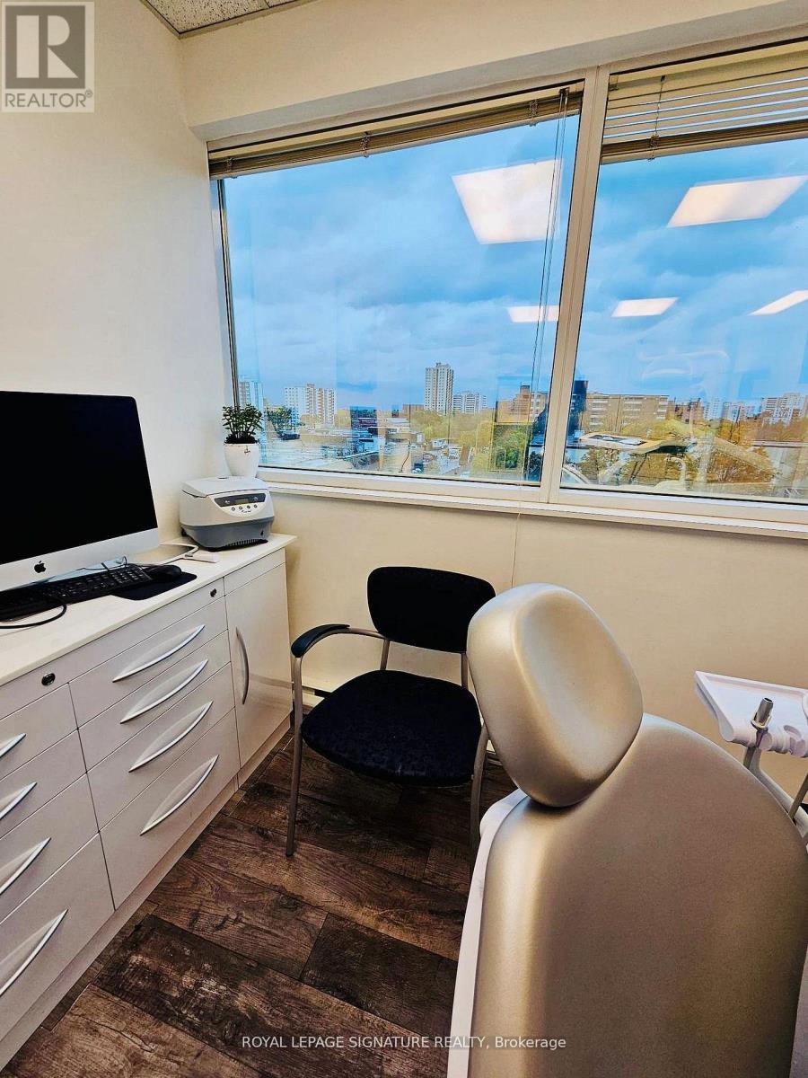 Unit 405 - 71 King Street W, Mississauga, Ontario  L5B 4A2 - Photo 14 - W13004486