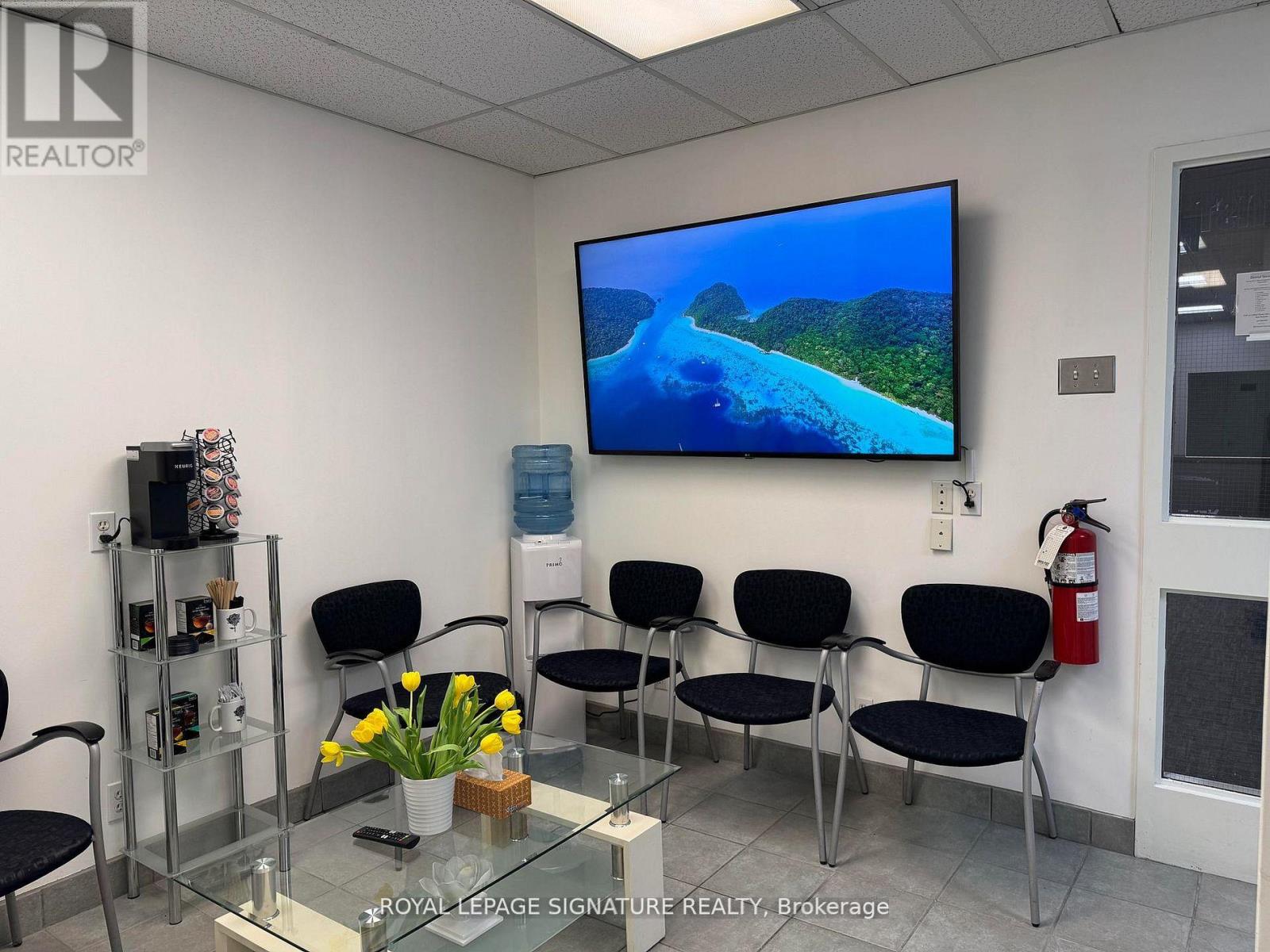 Unit 405 - 71 King Street W, Mississauga, Ontario  L5B 4A2 - Photo 8 - W13004486