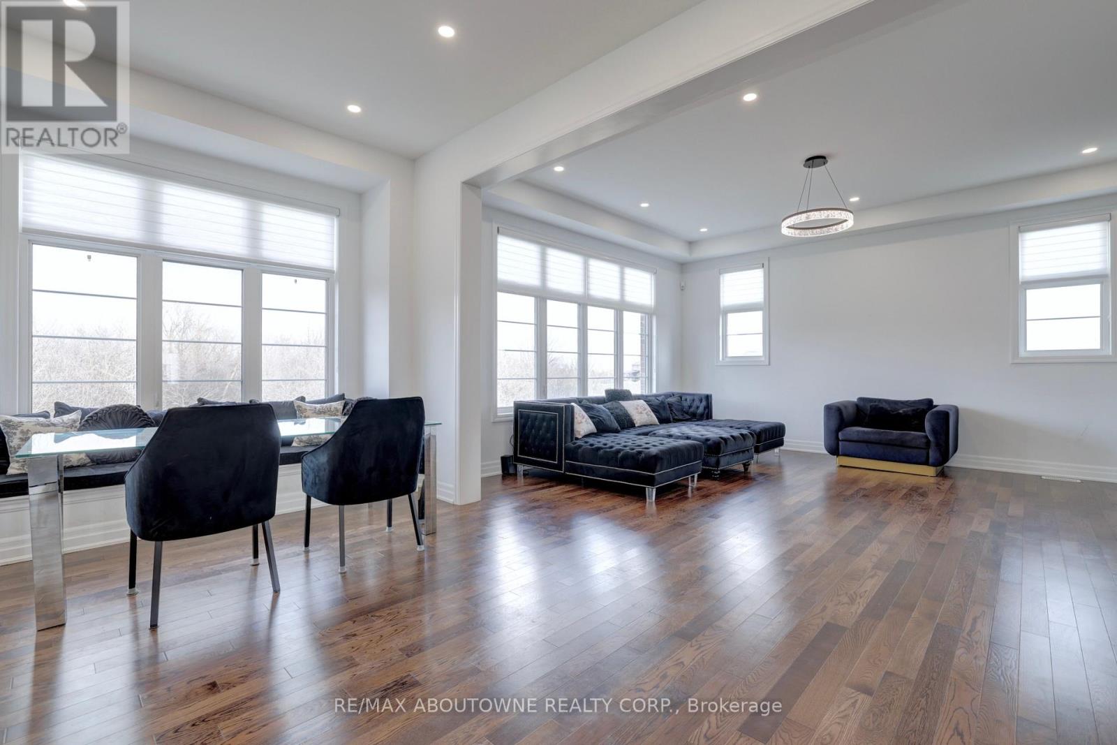 1416 Ford Strathy Crescent S, Oakville, Ontario  L6H 6E3 - Photo 14 - W13004494