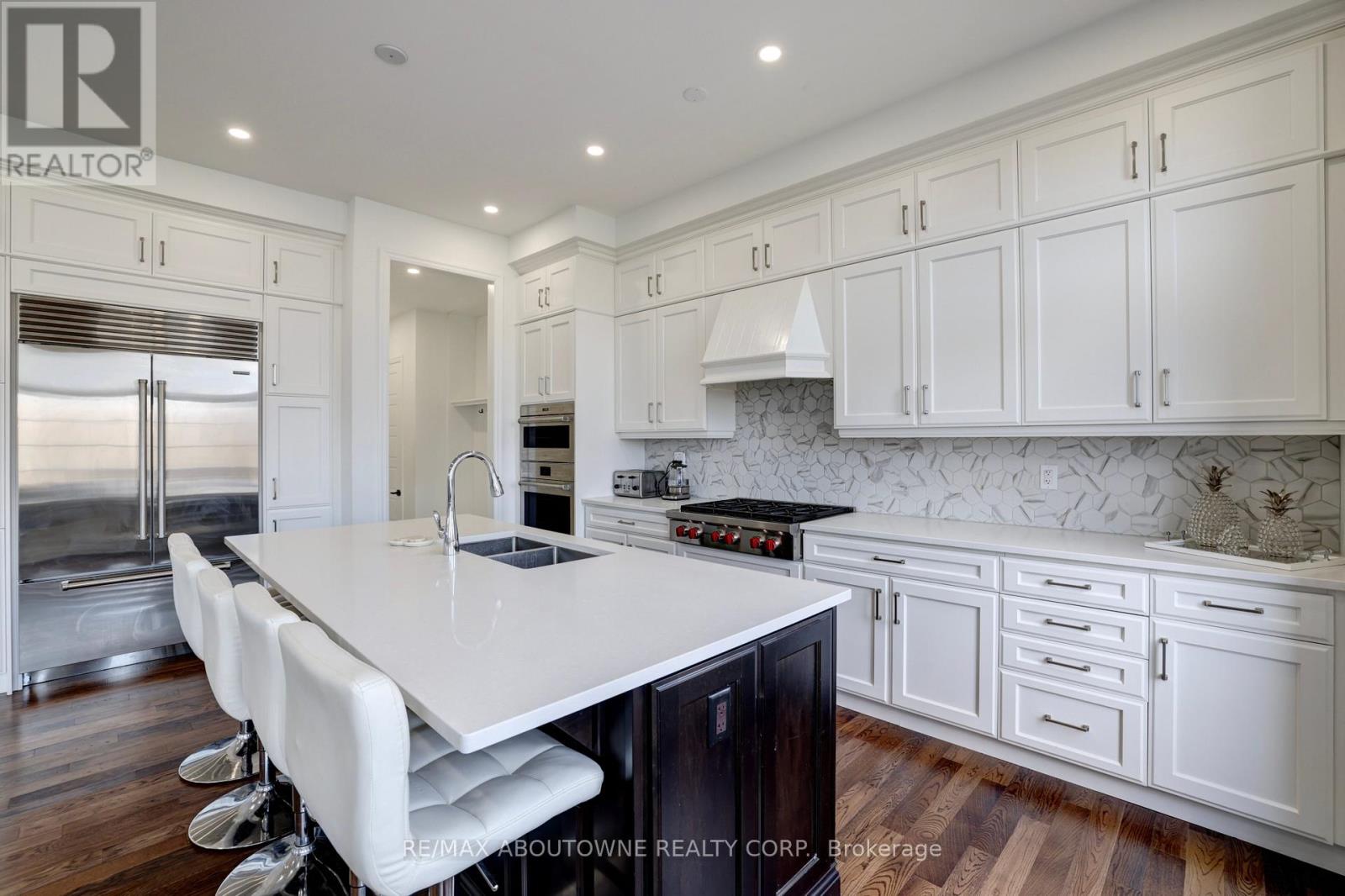 1416 Ford Strathy Crescent S, Oakville, Ontario  L6H 6E3 - Photo 17 - W13004494