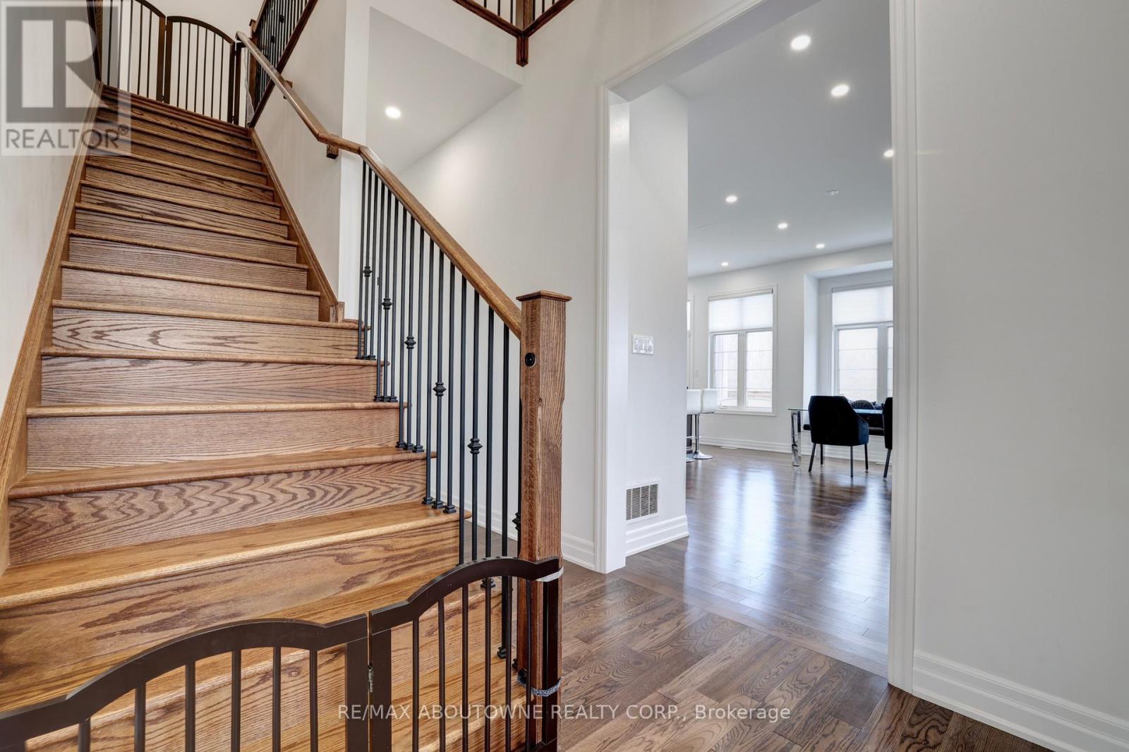 1416 Ford Strathy Crescent S, Oakville, Ontario  L6H 6E3 - Photo 24 - W13004494