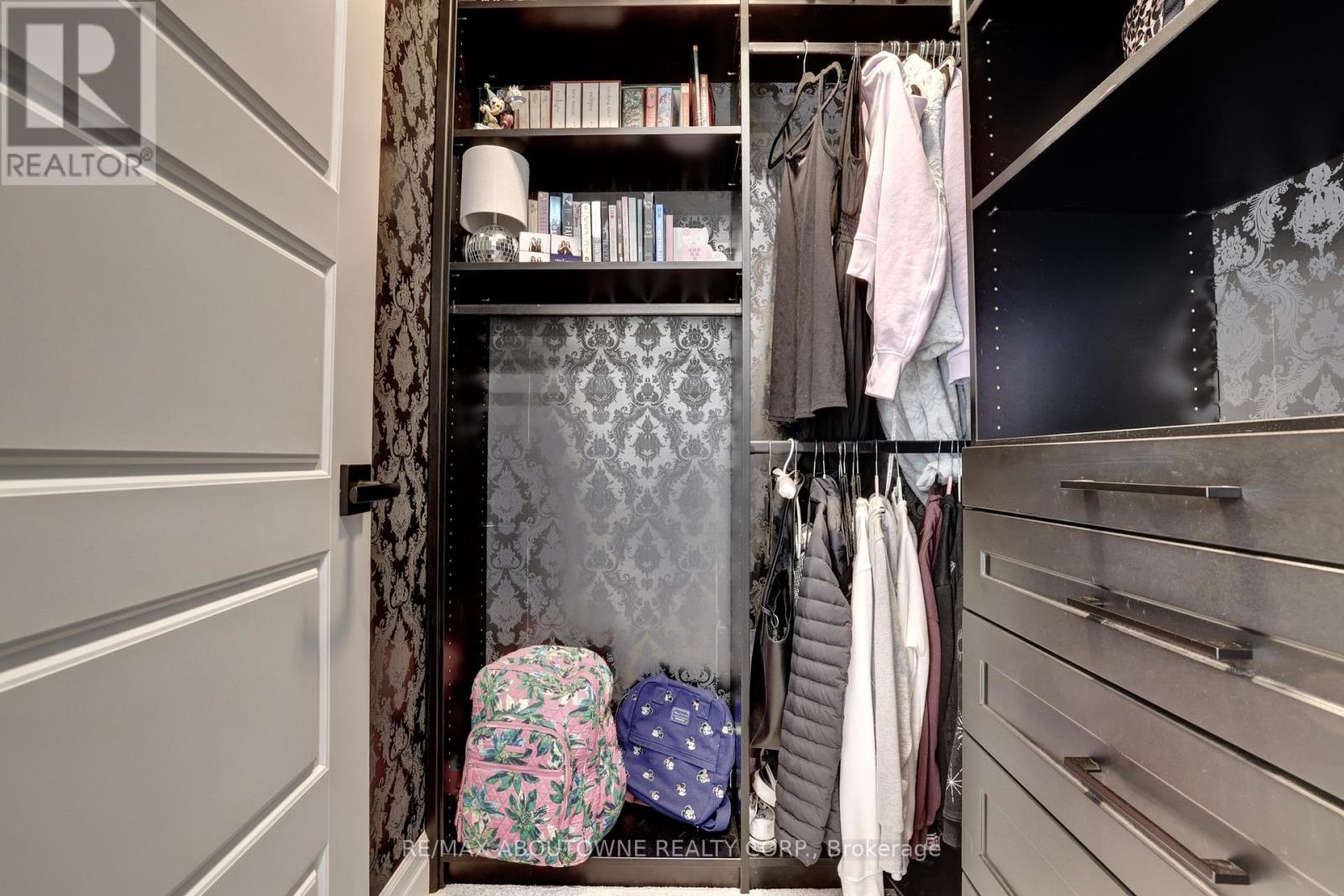 1416 Ford Strathy Crescent S, Oakville, Ontario  L6H 6E3 - Photo 29 - W13004494