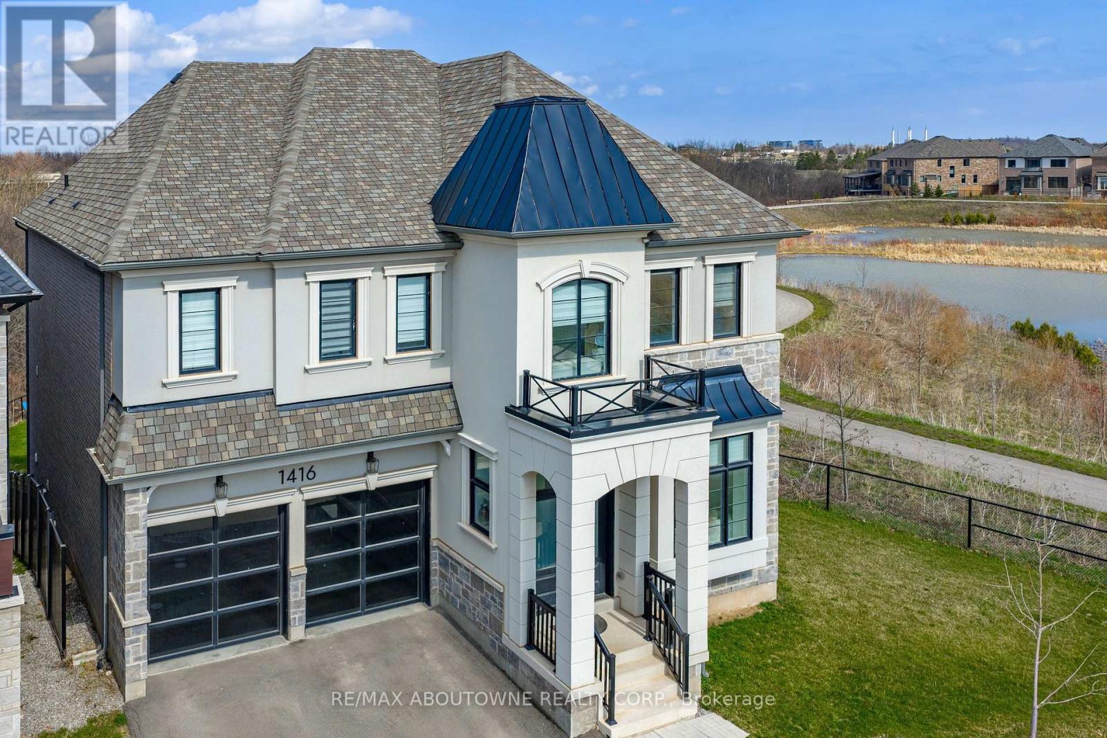 1416 Ford Strathy Crescent S, Oakville, Ontario  L6H 6E3 - Photo 3 - W13004494