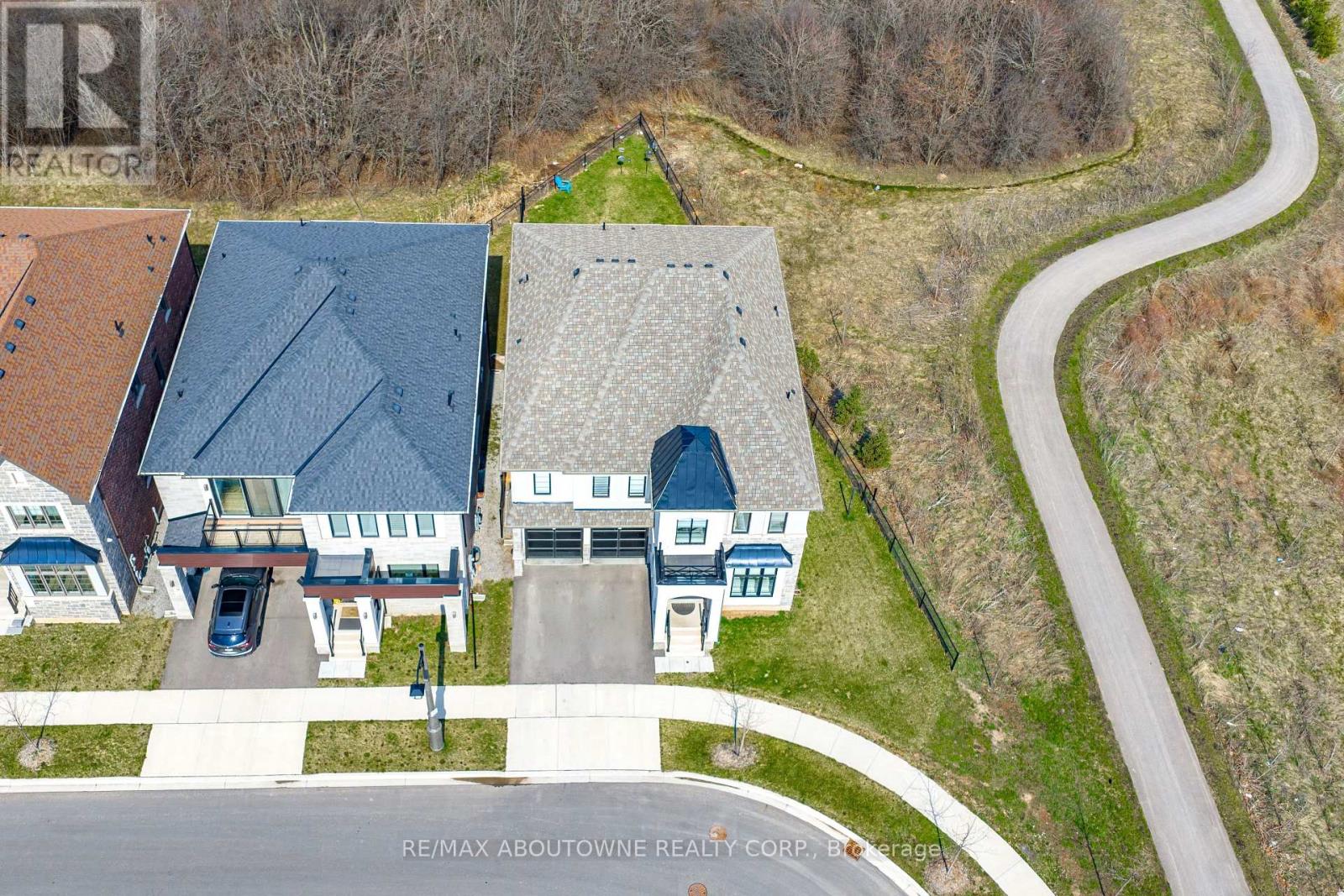 1416 Ford Strathy Crescent S, Oakville, Ontario  L6H 6E3 - Photo 38 - W13004494