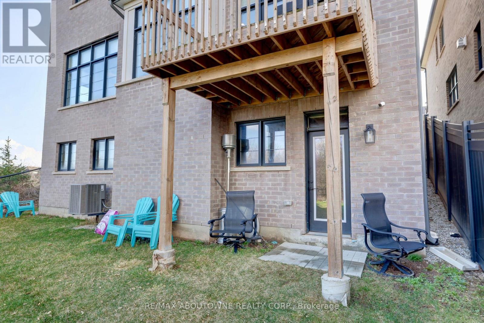 1416 Ford Strathy Crescent S, Oakville, Ontario  L6H 6E3 - Photo 42 - W13004494