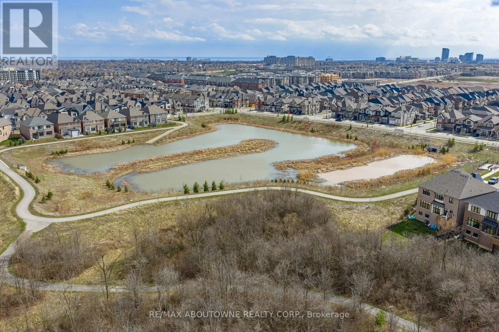 1416 Ford Strathy Crescent S, Oakville, Ontario  L6H 6E3 - Photo 44 - W13004494