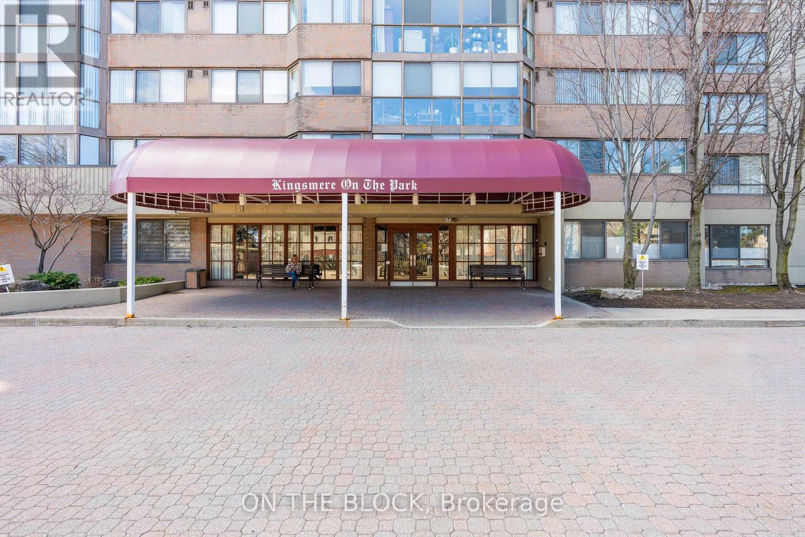 203 - 880 Dundas Street W, Mississauga, Ontario  L5C 4H3 - Photo 2 - W13004510