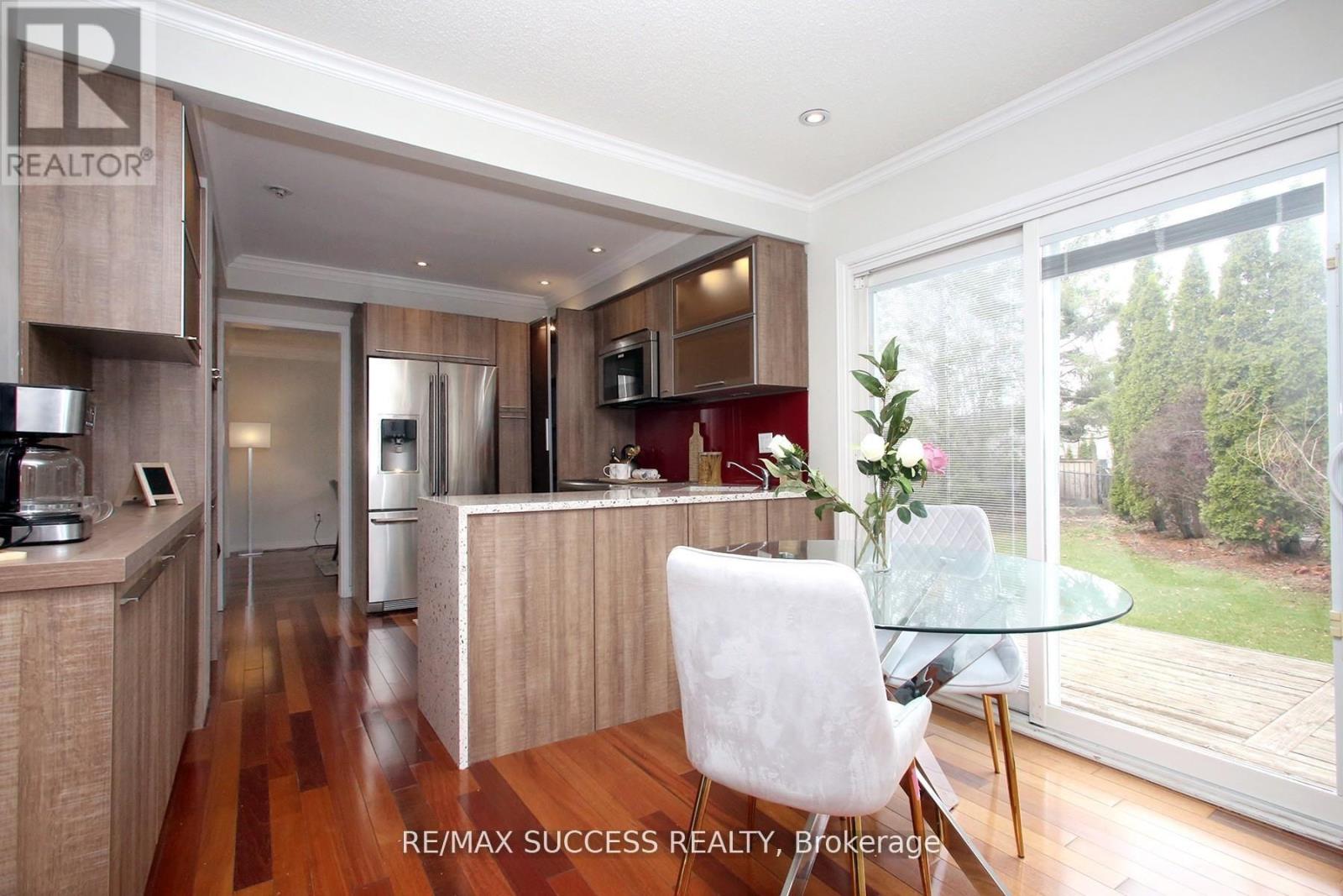 6643 Mockingbird Lane, Mississauga, Ontario  L5N 5K2 - Photo 15 - W13004518