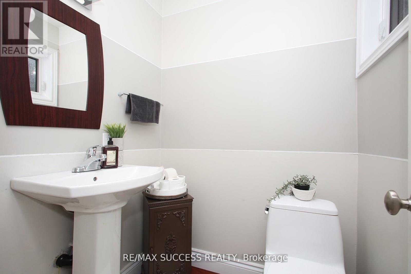 6643 Mockingbird Lane, Mississauga, Ontario  L5N 5K2 - Photo 33 - W13004518