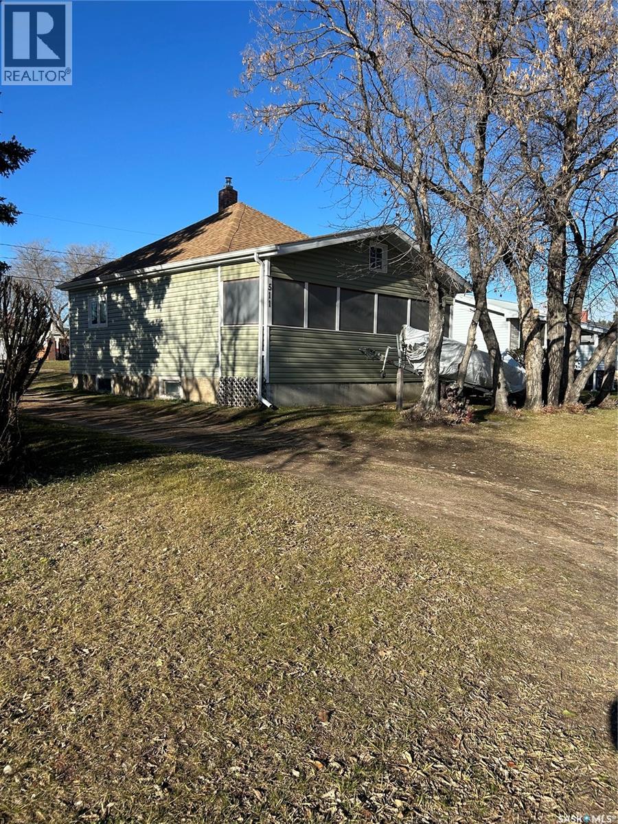 511 Albert Street, Hudson Bay, Saskatchewan  S0E 0Y0 - Photo 2 - SK033043
