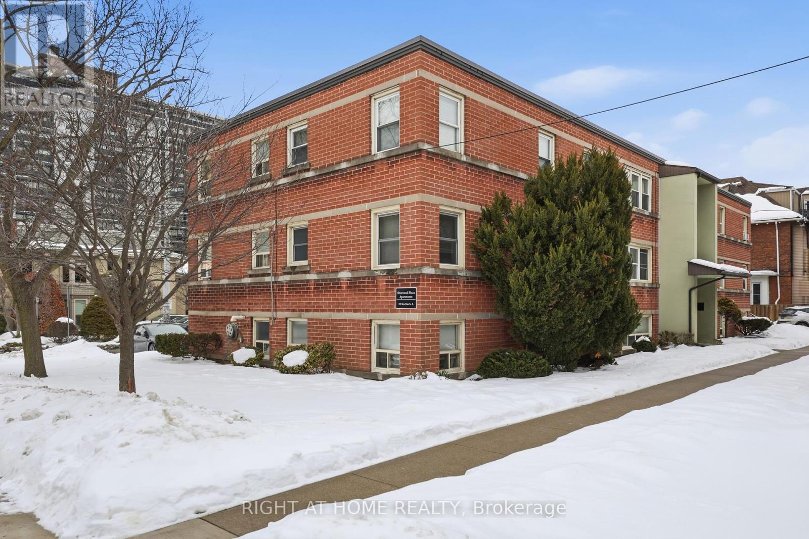 11 - 223 MACNAB STREET S, Hamilton, Ontario
