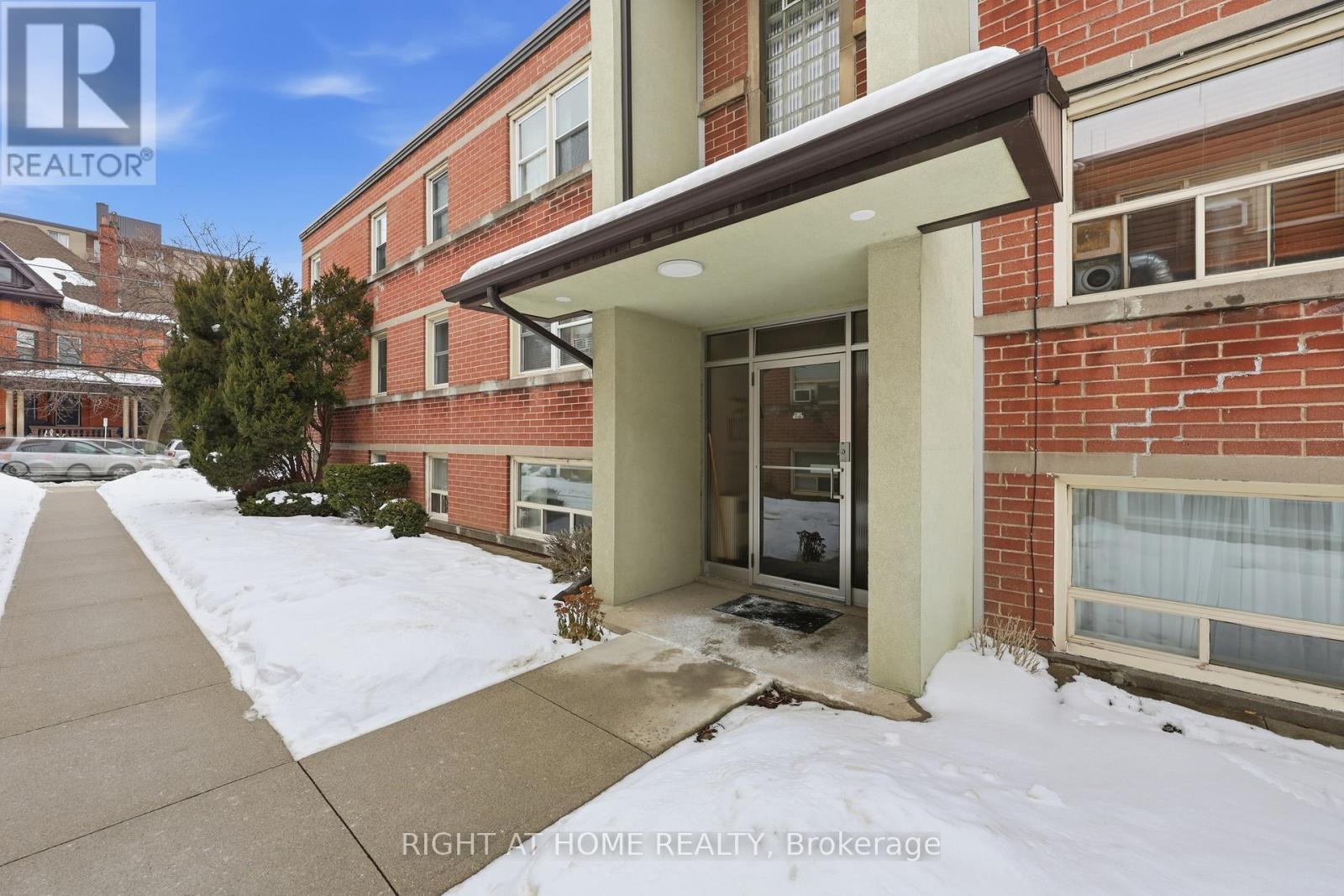 11 - 223 Macnab Street S, Hamilton, Ontario  L8P 3C9 - Photo 4 - X13004472