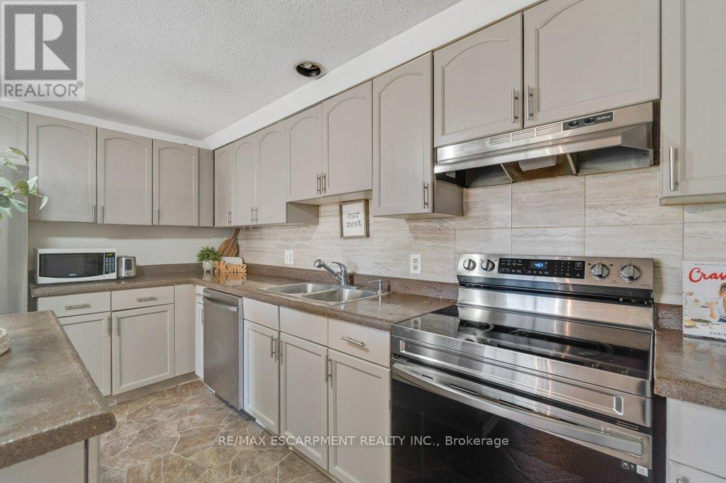 28 Kathleen Street, Brant, Ontario  N3L 3X8 - Photo 10 - X13004502