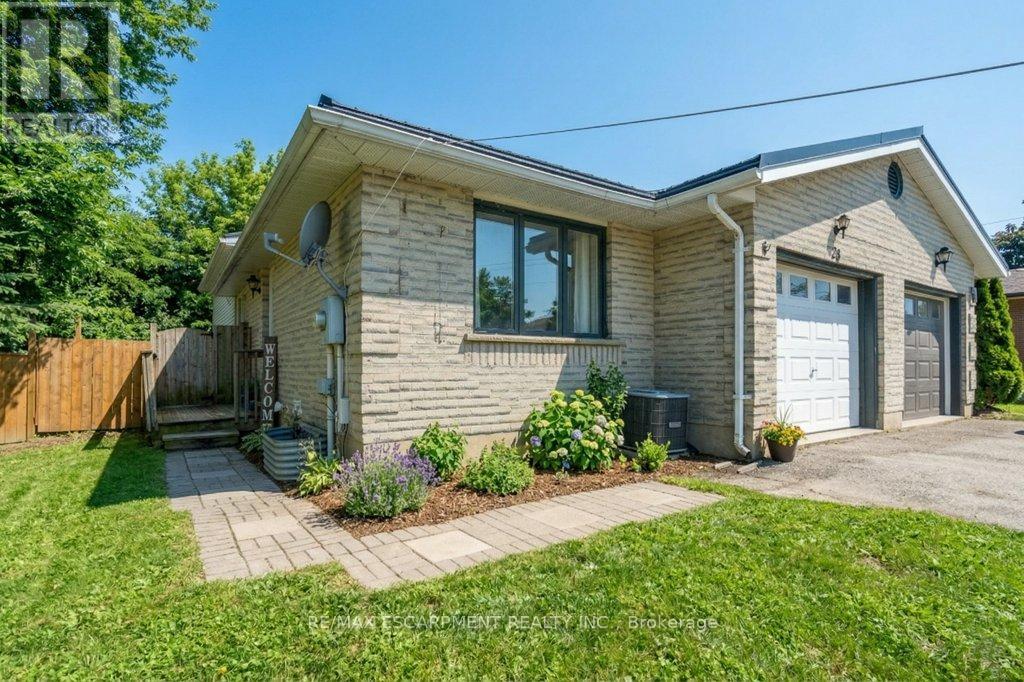 28 Kathleen Street, Brant, Ontario  N3L 3X8 - Photo 2 - X13004502