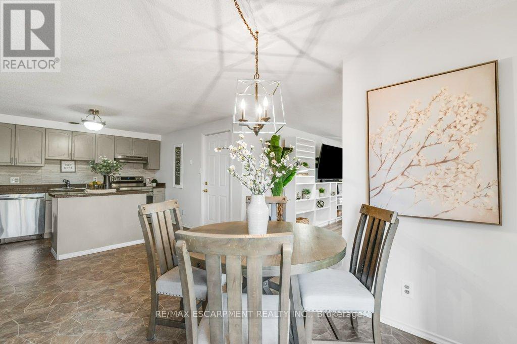 28 Kathleen Street, Brant, Ontario  N3L 3X8 - Photo 7 - X13004502