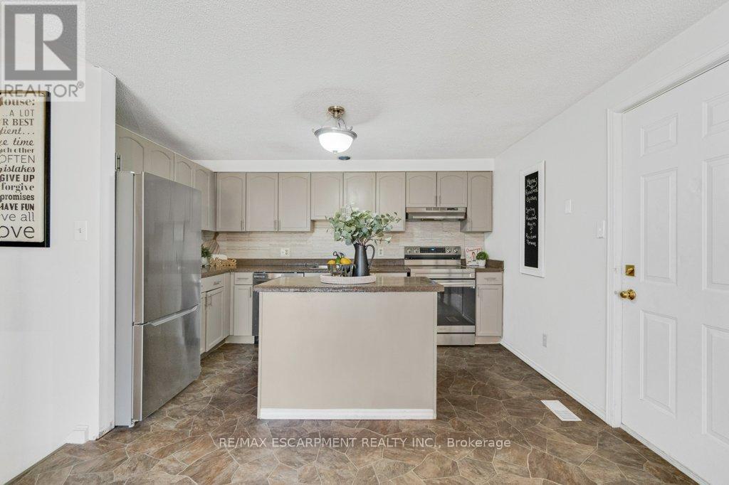 28 Kathleen Street, Brant, Ontario  N3L 3X8 - Photo 8 - X13004502