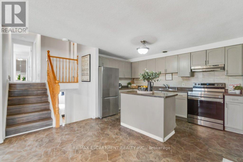 28 Kathleen Street, Brant, Ontario  N3L 3X8 - Photo 9 - X13004502