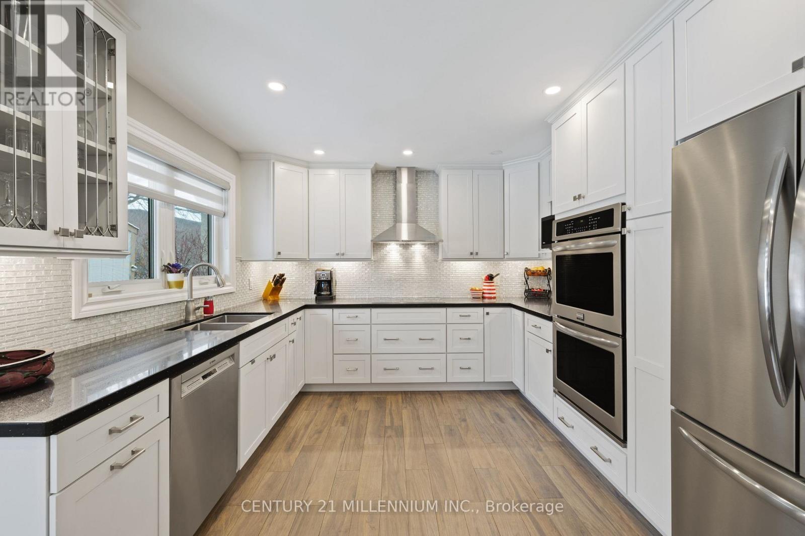 4 Marchmount Crescent, Brampton, Ontario  L6S 2S9 - Photo 13 - W12923400