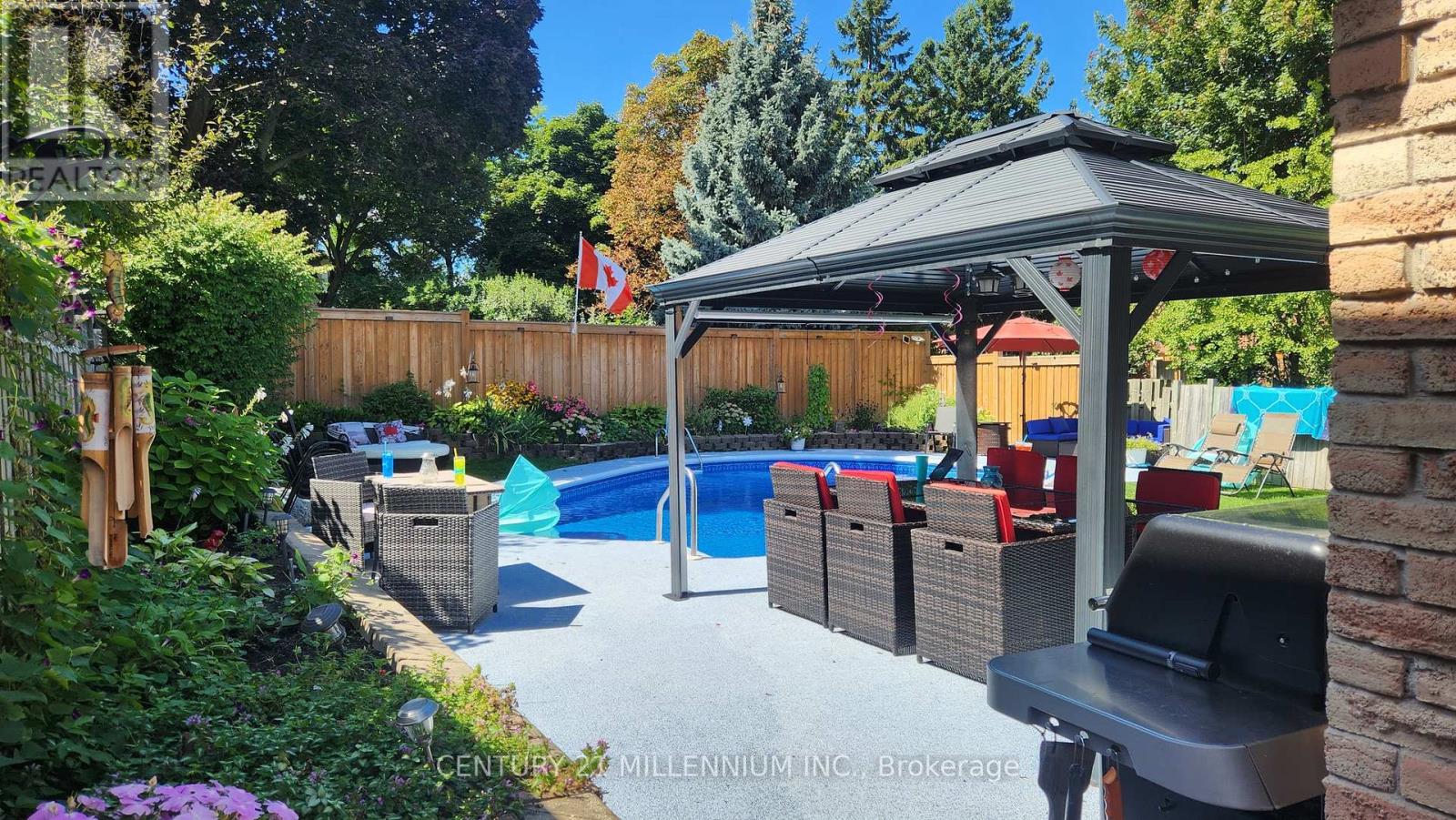 4 Marchmount Crescent, Brampton, Ontario  L6S 2S9 - Photo 2 - W12923400