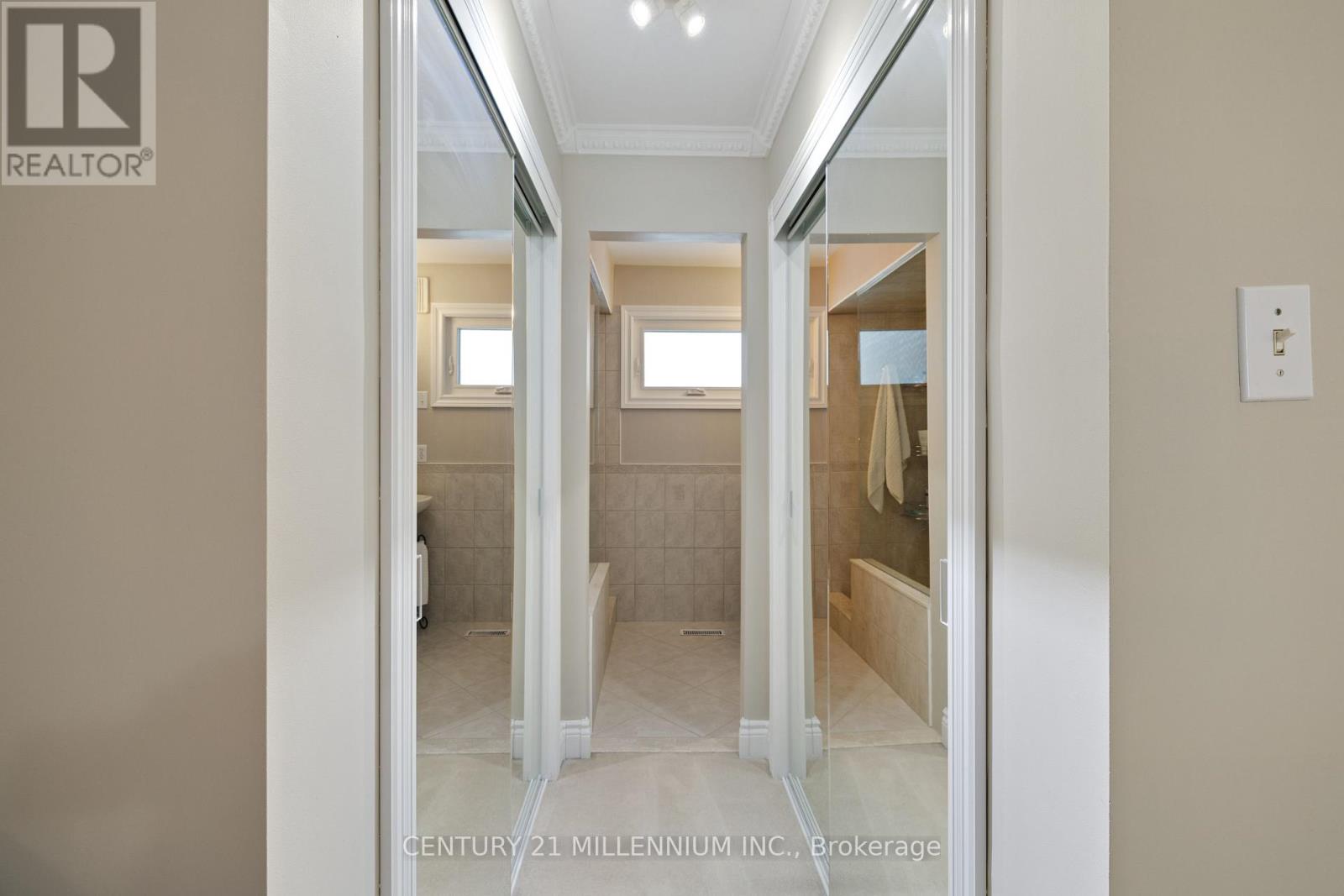 4 Marchmount Crescent, Brampton, Ontario  L6S 2S9 - Photo 23 - W12923400