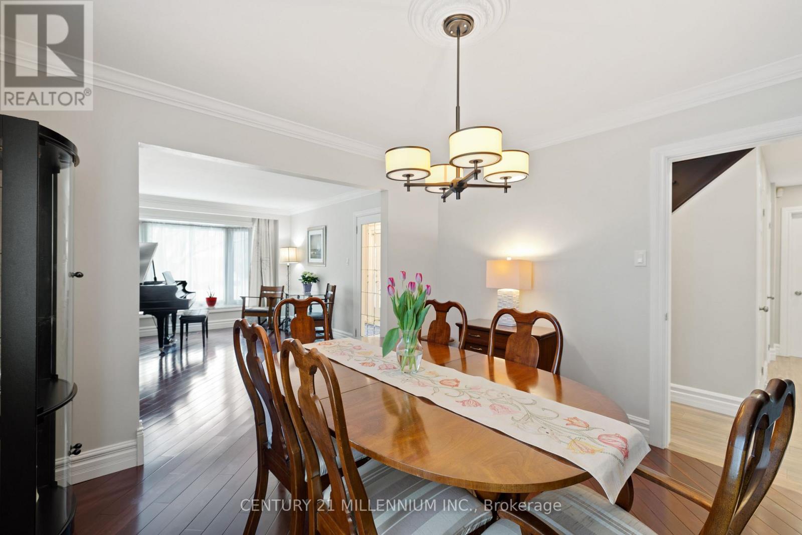 4 Marchmount Crescent, Brampton, Ontario  L6S 2S9 - Photo 8 - W12923400