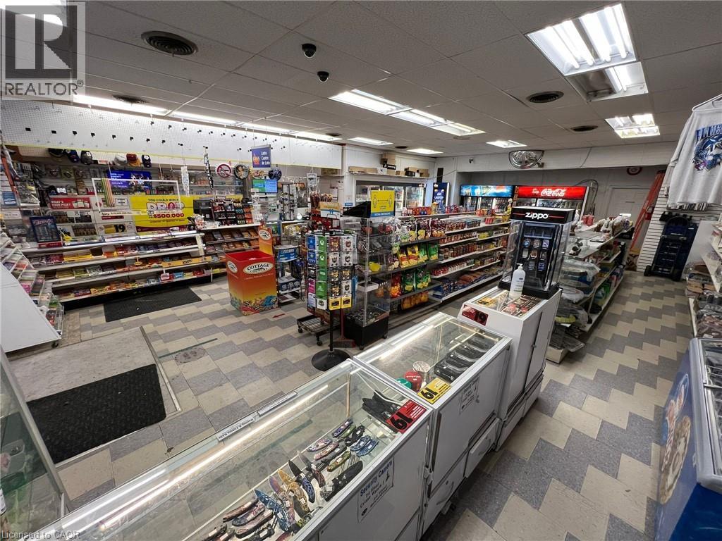 675 King Street, Port Colborne, Ontario  L3K 4H9 - Photo 2 - 40821313