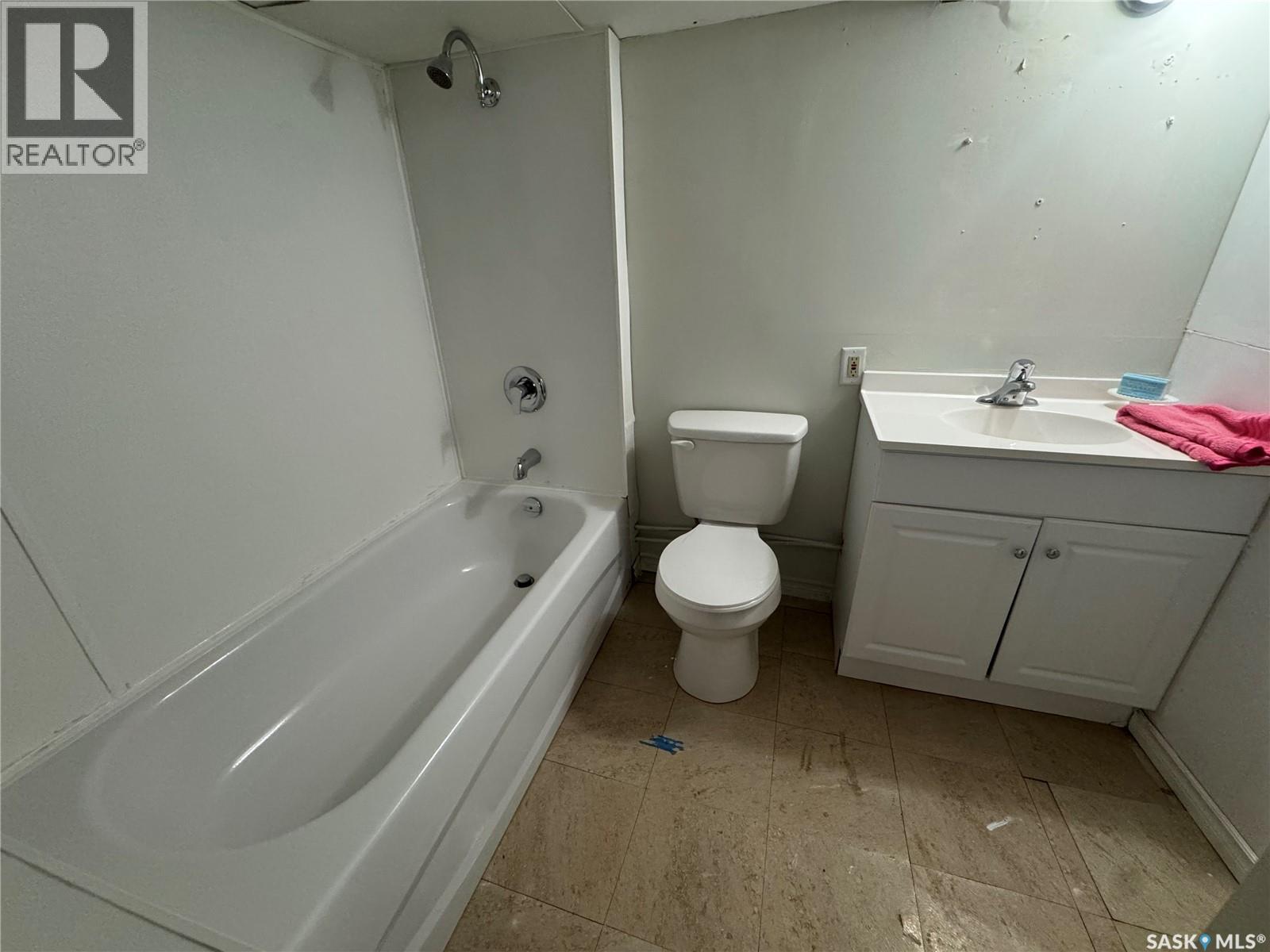 3027 Robinson Street, Regina, Saskatchewan  S4S 1V3 - Photo 10 - SK032326