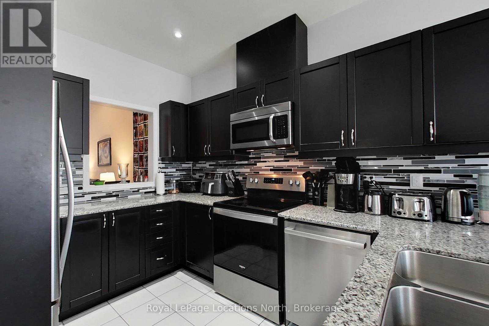 19 Village Gate, Wasaga Beach, Ontario  L9Z 0G3 - Photo 12 - S13004574