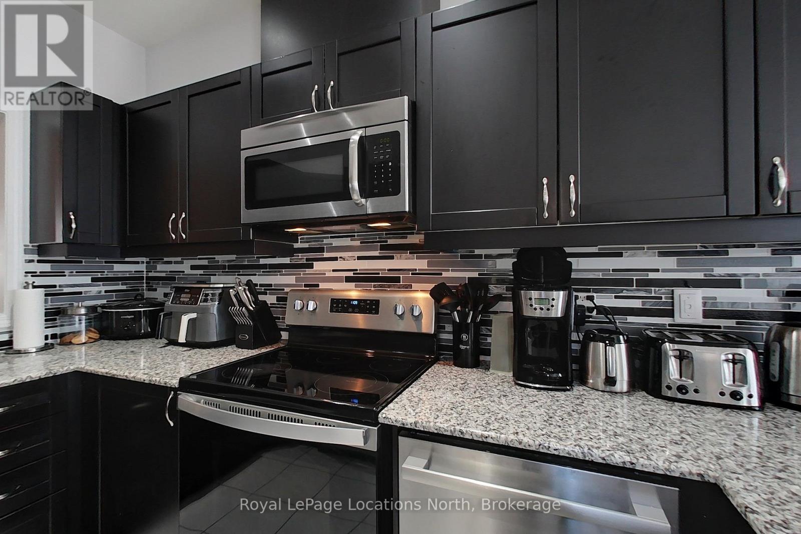 19 Village Gate, Wasaga Beach, Ontario  L9Z 0G3 - Photo 18 - S13004574