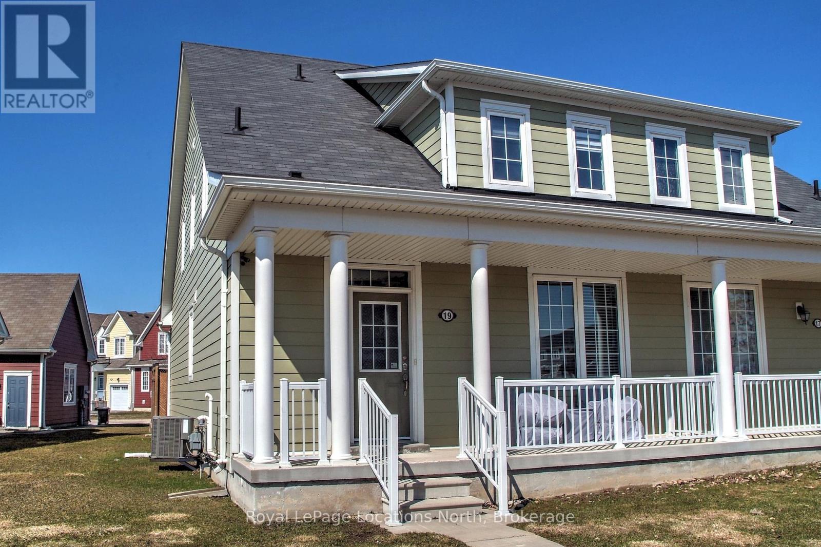 19 Village Gate, Wasaga Beach, Ontario  L9Z 0G3 - Photo 3 - S13004574