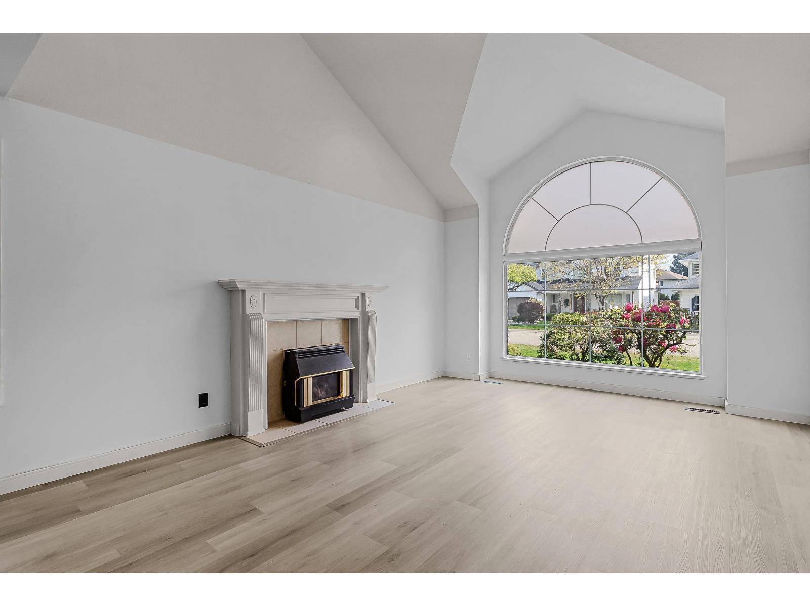 44650 Cumberland Avenue, Sardis South, Chilliwack, British Columbia  V2R 3B6 - Photo 1 - R3111888