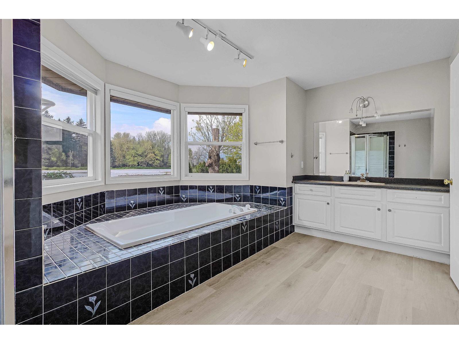 44650 Cumberland Avenue, Sardis South, Chilliwack, British Columbia  V2R 3B6 - Photo 11 - R3111888