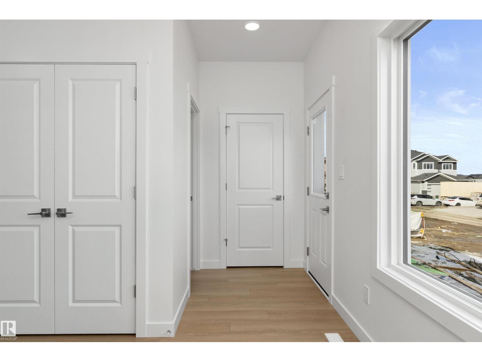 1048 14 Av Nw, Edmonton, Alberta  T6T 2W7 - Photo 3 - E4473719