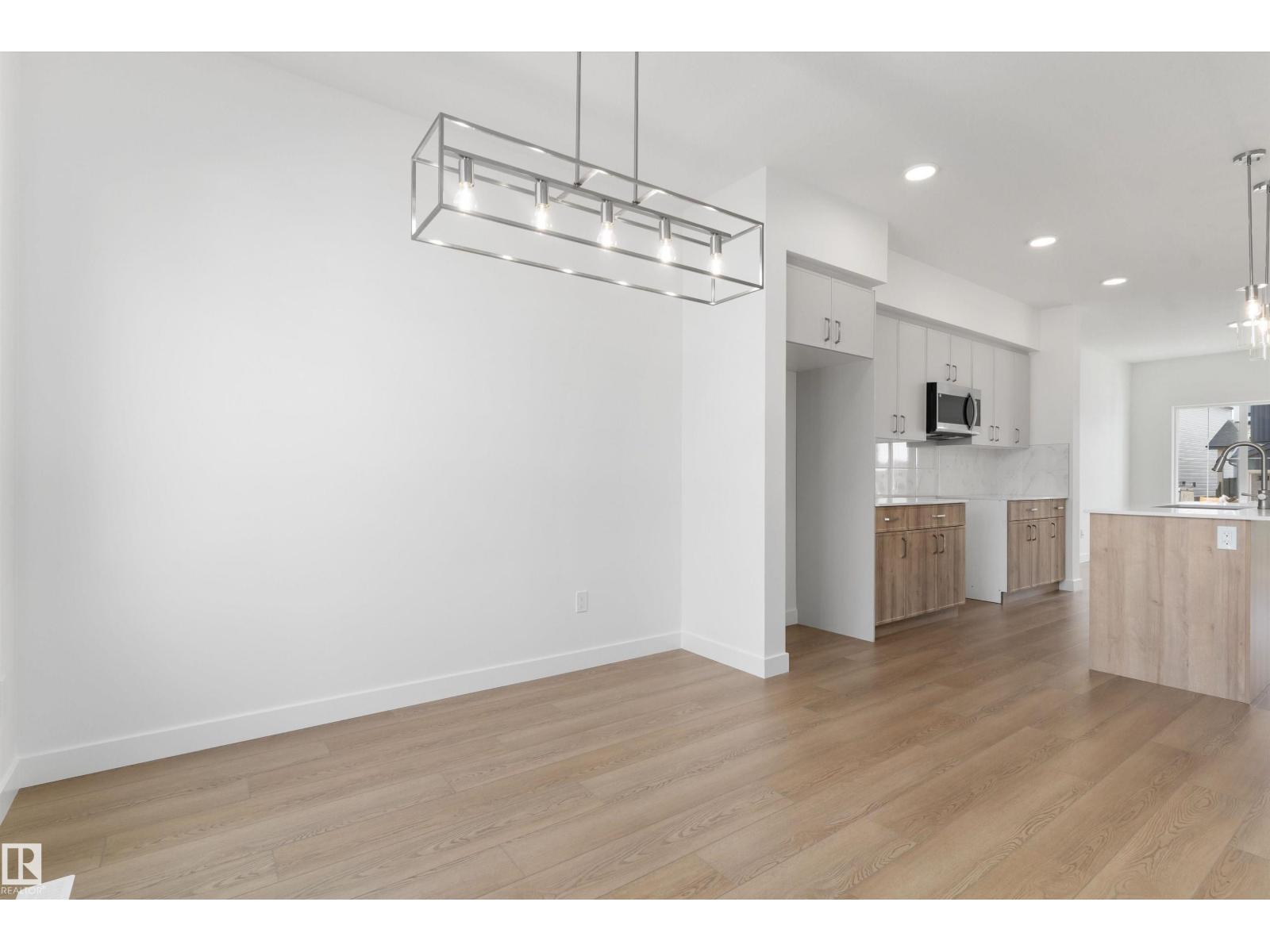 1048 14 Av Nw, Edmonton, Alberta  T6T 2W7 - Photo 5 - E4473719