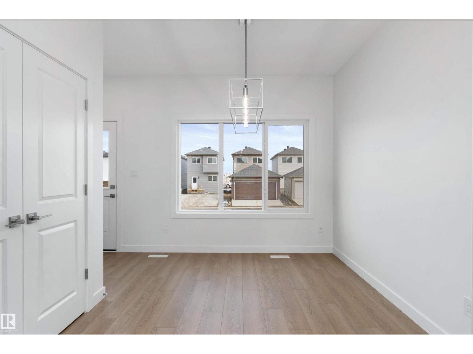 1048 14 Av Nw, Edmonton, Alberta  T6T 2W7 - Photo 6 - E4473719