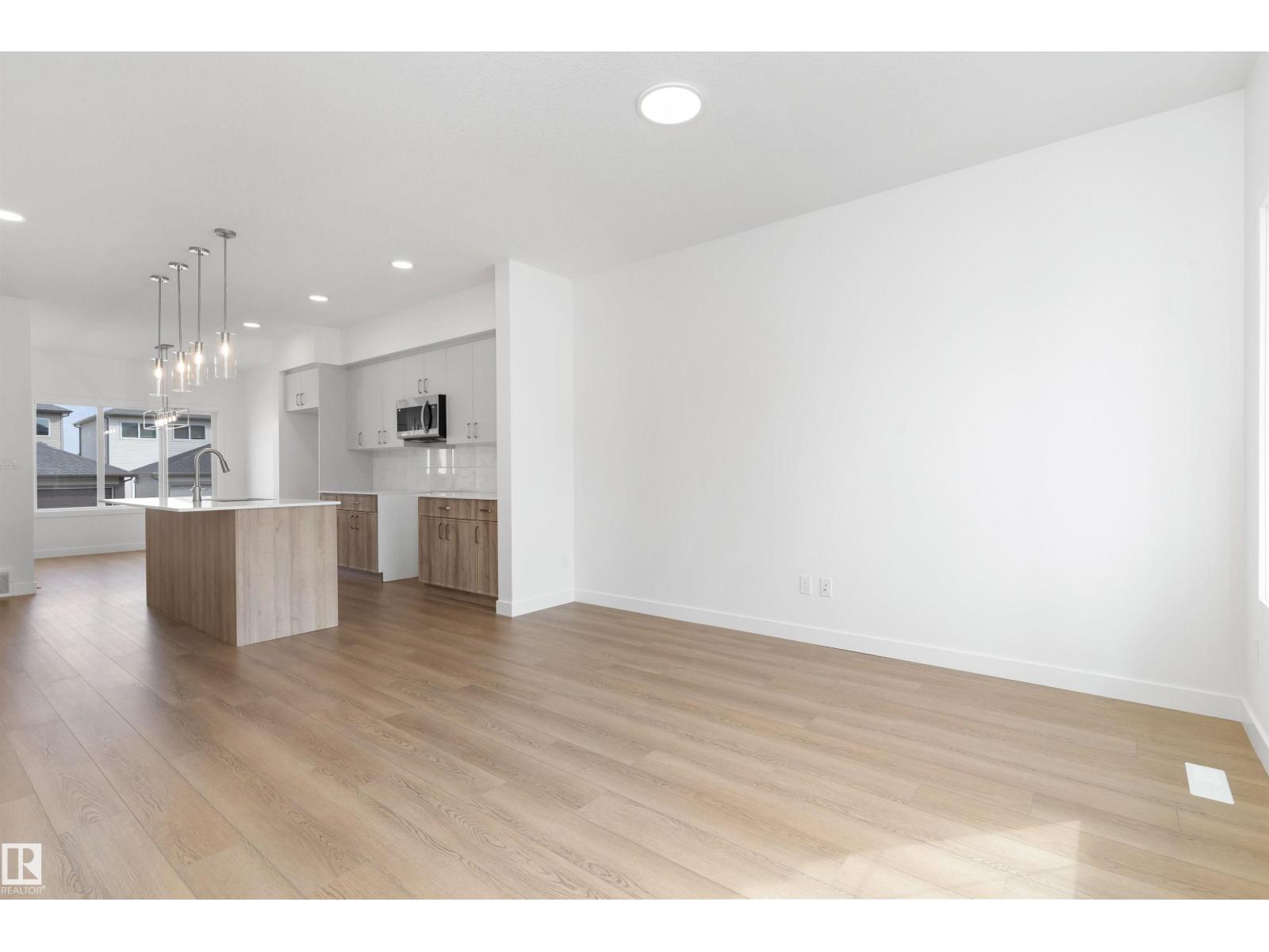 1048 14 Av Nw, Edmonton, Alberta  T6T 2W7 - Photo 19 - E4473719