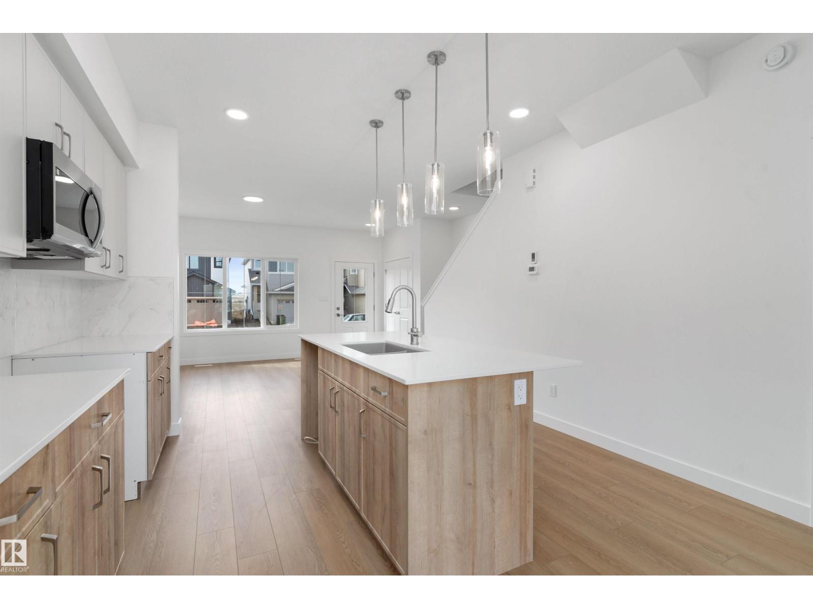 1048 14 Av Nw, Edmonton, Alberta  T6T 2W7 - Photo 10 - E4473719