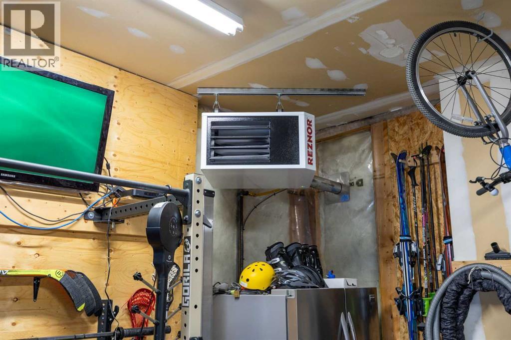 164 West Lakeview Circle, Chestermere, Alberta T1X 1H7 - Photo 41 - A2292609