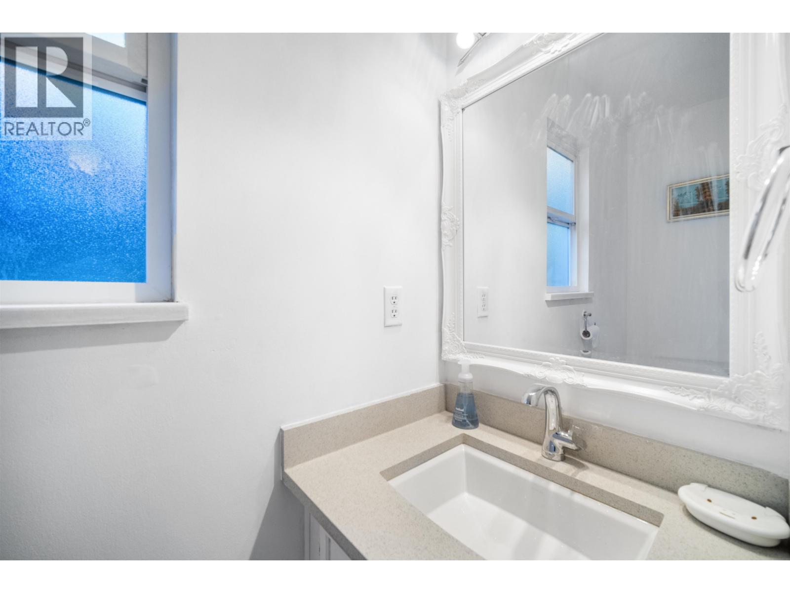 4340 Tiffin Crescent, Richmond, British Columbia  V7C 4X8 - Photo 15 - R3109811