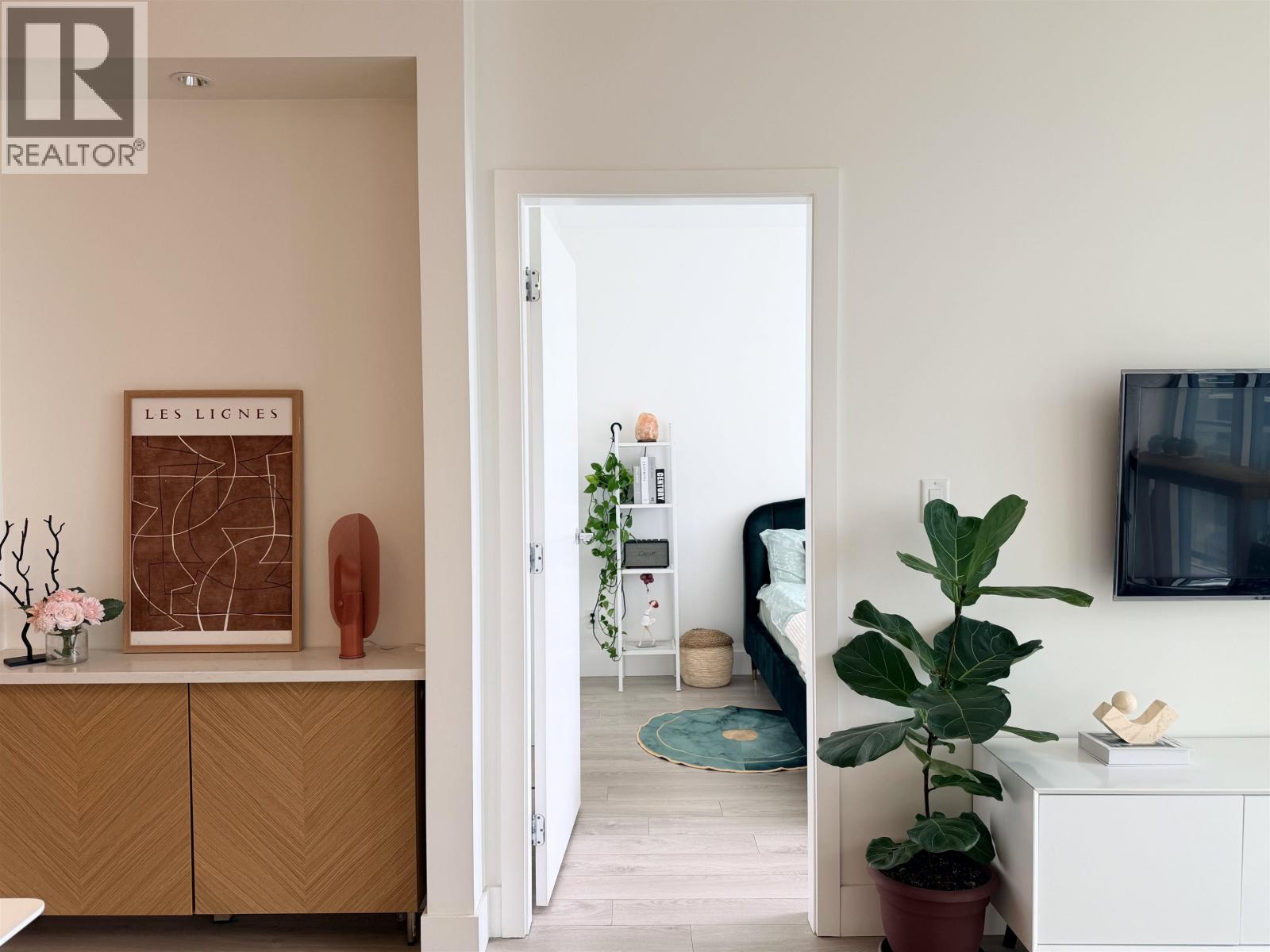 911 7388 Kingsway, Burnaby, British Columbia  V3N 0G9 - Photo 10 - R3111996