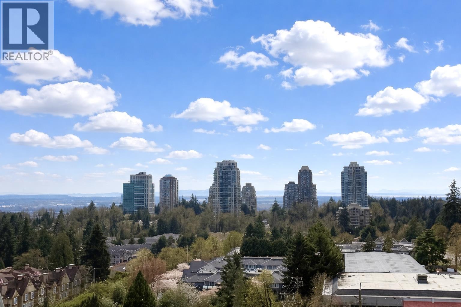 911 7388 Kingsway, Burnaby, British Columbia  V3N 0G9 - Photo 2 - R3111996