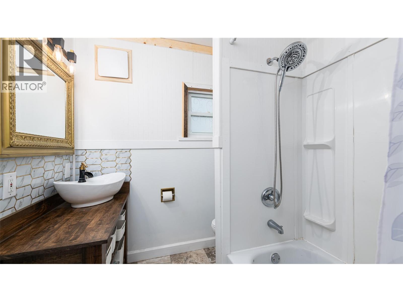 1006 Murdoch Street, Creston, British Columbia  V0B 1G4 - Photo 14 - 10383090
