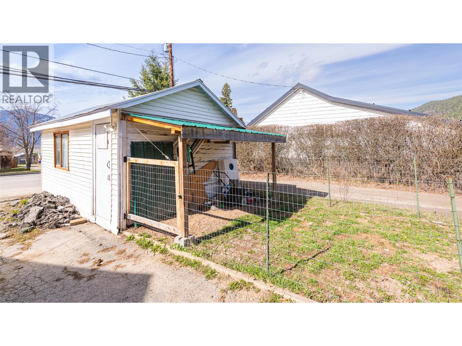 1006 Murdoch Street, Creston, British Columbia  V0B 1G4 - Photo 5 - 10383090