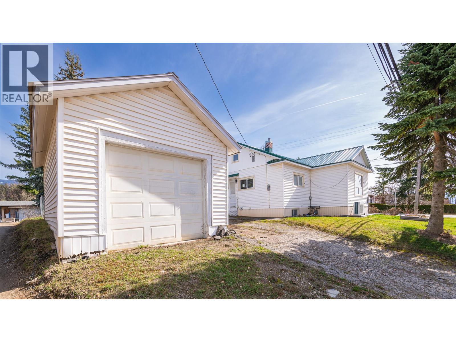 1006 Murdoch Street, Creston, British Columbia  V0B 1G4 - Photo 3 - 10383090