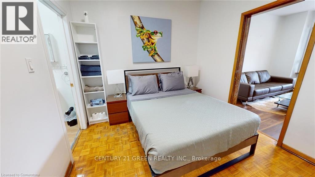 36 Mitchell Avenue, Toronto, Ontario  M6J 1B9 - Photo 4 - C13004564