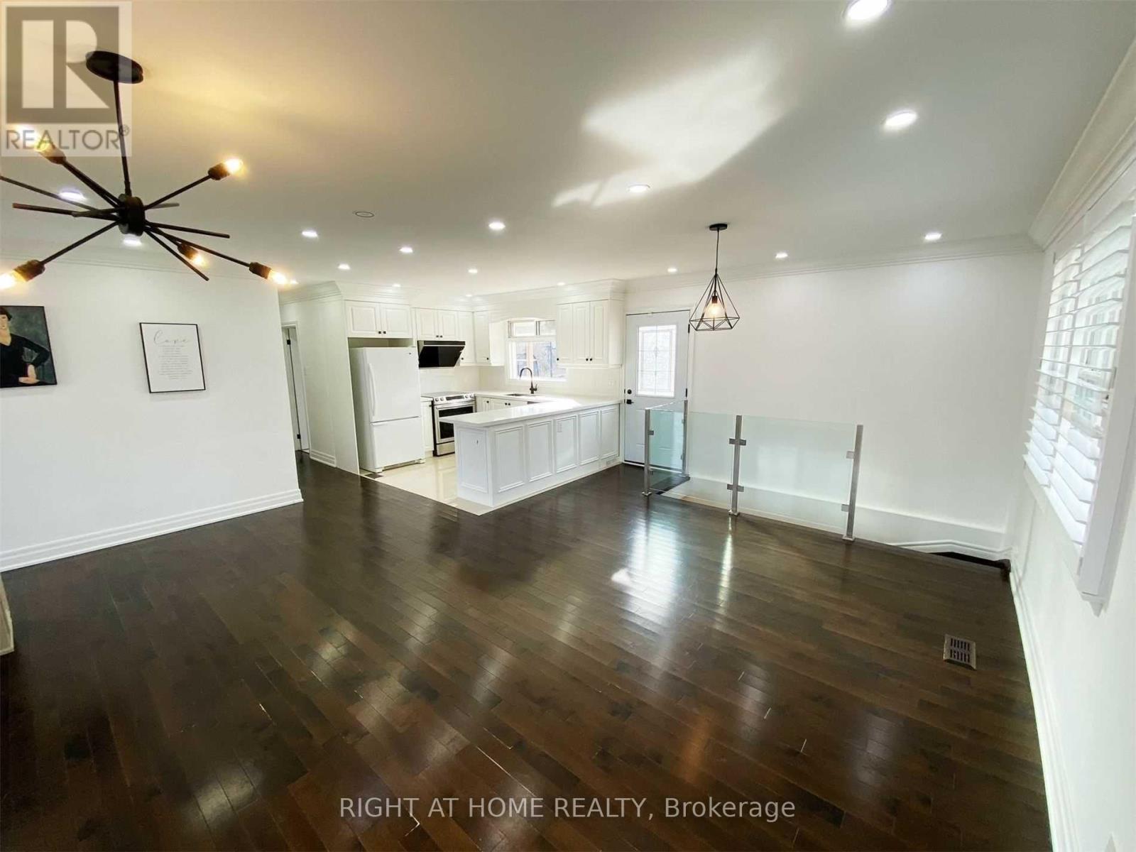 46 Emmeline Crescent, Toronto, Ontario  M1S 1L2 - Photo 2 - E13004580