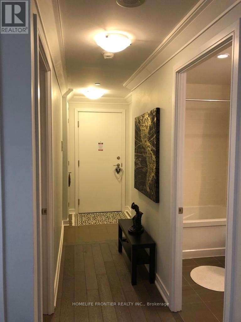 305 - 9201 Yonge Street, Richmond Hill, Ontario  L4C 6Z2 - Photo 2 - N13004536