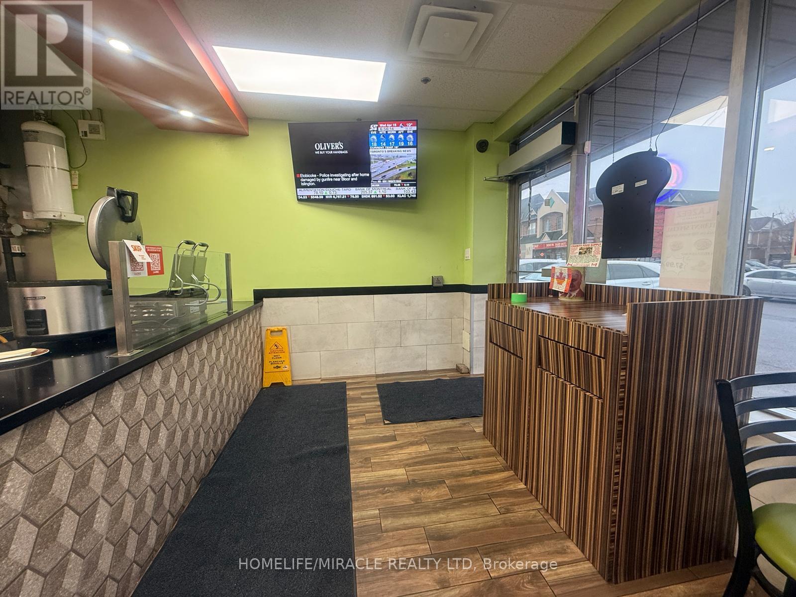 28 - 9699 Jane Street, Vaughan, Ontario L6A 3R4 - Photo 2 - N13004572