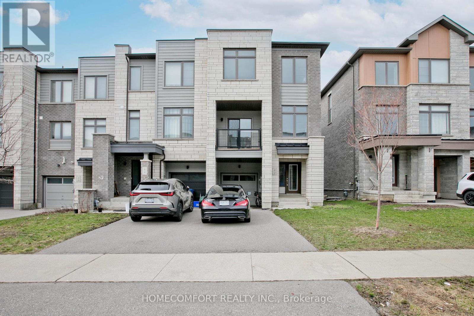 42 Vantage Loop, Newmarket, Ontario  L3X 0K6 - Photo 2 - N13004582