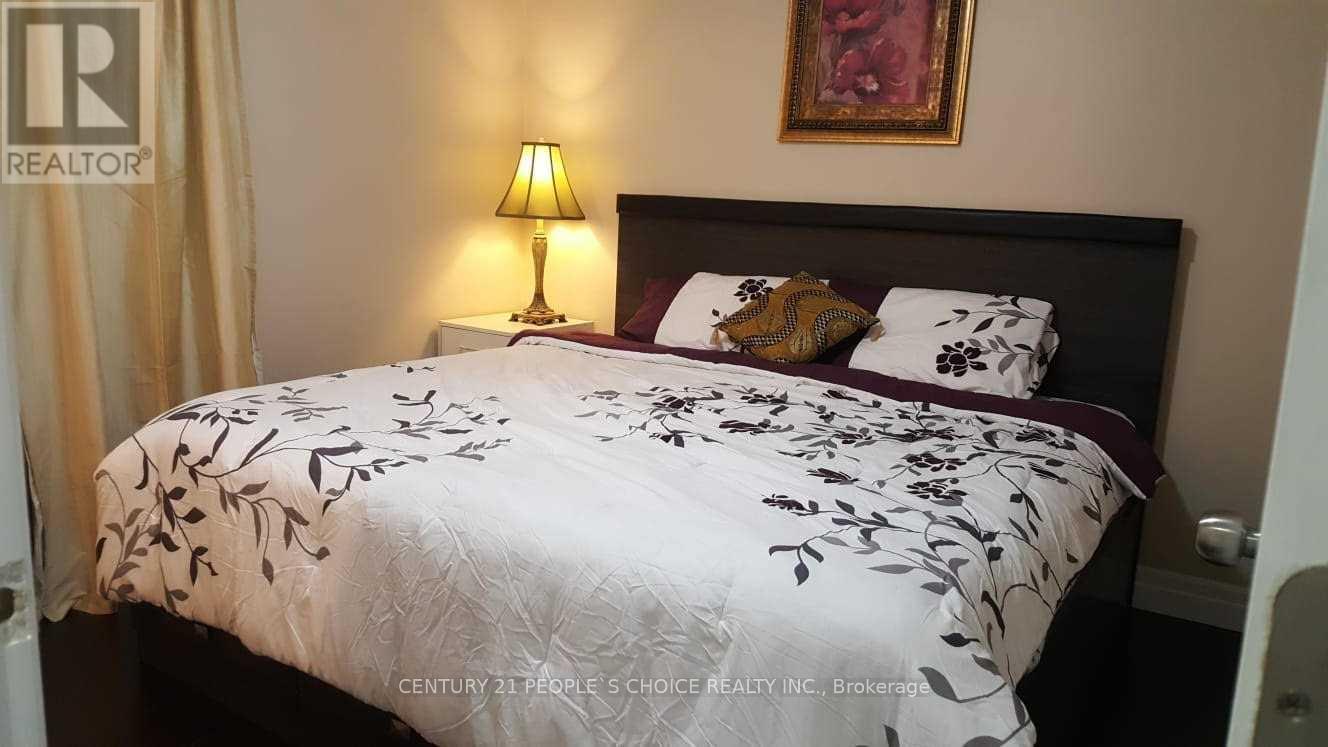 UPPER - 186 MAURICE DRIVE, Oakville, Ontario